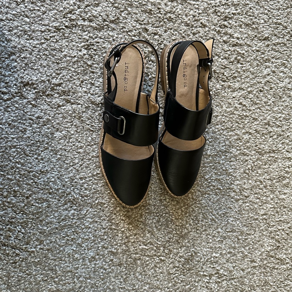 Indigo Women's Black Leather Sandals